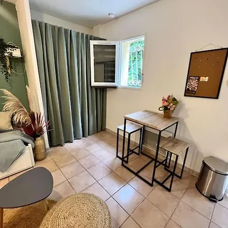 Apartment Aix-en-provence, Cosy Proche Toutes Commodites, Linges Fournis